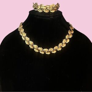 Vintage Napier gold tone overlapping leaves necklace and bracelet set